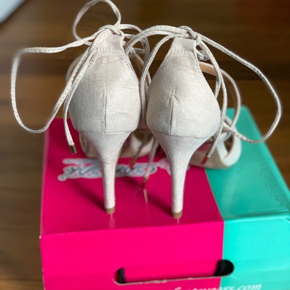 Lace up nude heels - Picture 3 of 6